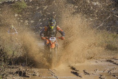 El terreny va ser el principal rival dels participants en la vuitena edició de l’Oliana Off Road.