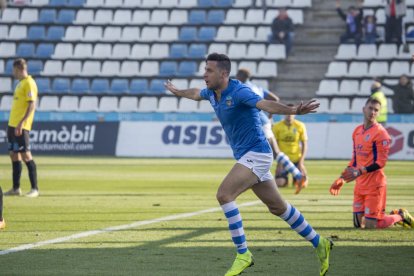 Pedro Martín celebra un dels 16 gols que va marcar la temporada passada a la Lliga amb el Lleida.