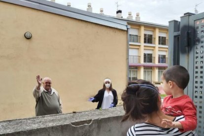 Una visita a distancia en la residencia de El Pont de Suert.