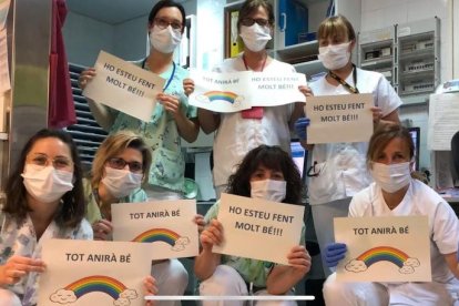 Foto de familia de personal sanitario de Lleida.