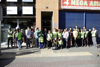 Membres de la PAH, a Taquígraf Martí per evitar el desnonament.