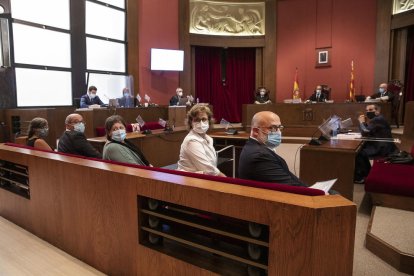 Mireia Boya, Lluís Guinó, Ramona Barrufet, Anna Simó y Lluís Corominas, durante el juicio