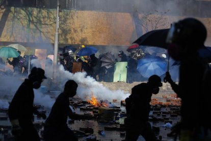 La tensió torna a Hong Kong amb més violència.