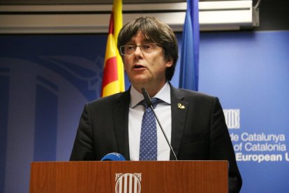 L'expresident de la Generalitat Carles Puigdemont a la seu de la delegació del Govern a Brussel·les.