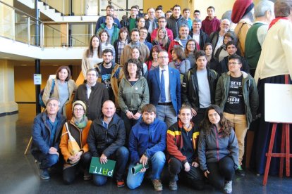 La consellera Jordà y el alcalde, Marc Solsona, en la clausura del Aplec de Joves del Camp. 