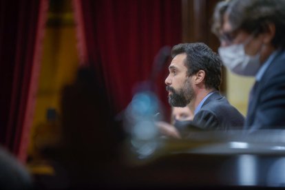 El president del Parlament, Roger Torrent, durant el ple d'aquest dimecres.