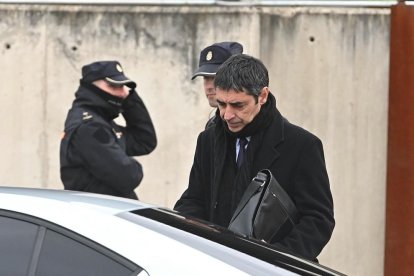 El major dels Mossos d'Esquadra, Josep Lluís Trapero, a la seua sortida de la primera sessió del judici.