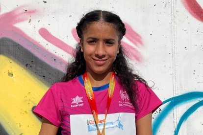 Marwa El Kouya y Paula Niubó posan con las medallas conseguidas este fin de semana.