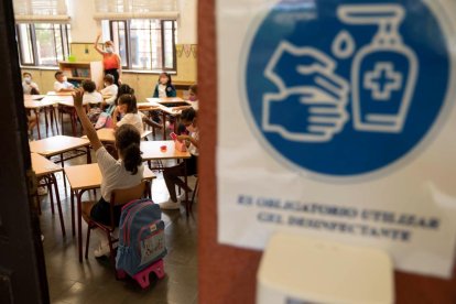 Així es ventila una aula, segons els científics