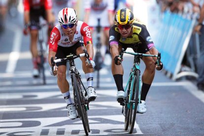 Ewan supera a l’esprint Groenewegen ahir a Tolosa.