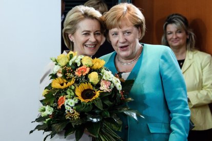 Angela Merkel, que ahir va celebrar el 65 aniversari, celebrava també l’elecció de Von der Leyen.