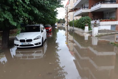 Alguns carrers de Platja d’Aro, a Girona, van quedar negats per l’aigua.