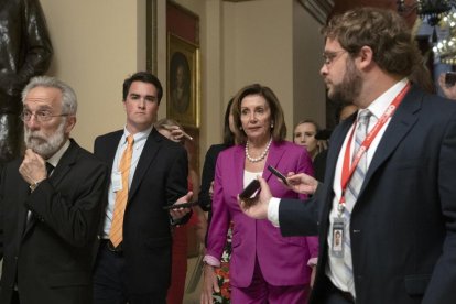 La líder demòcrata, Nancy Pelosi, va protagonitzar un tens debat al referir-se al “tuit racista” de Trump.