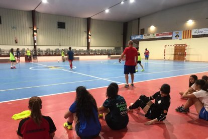 Inici de pretemporada per als dos equips femenins de futbol sala del CEPU