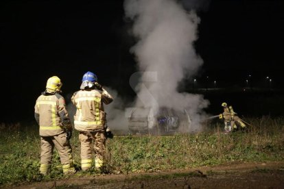 Crema un vehicle a la partida de Rufea