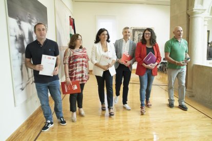 PSOE, Podem i IU van acordar ahir la investidura a la Rioja.