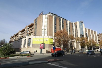 El centro Carrefour de Passeig de Ronda es uno de los establecimientos que han sido expedientados. 