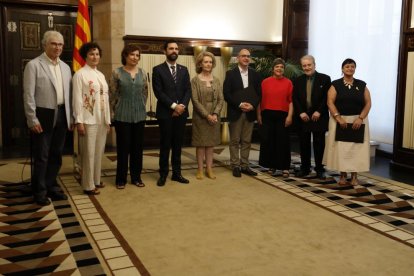 Troguet (2ª izquierda), ayer en el Parlament en la presentación de los nuevos miembros del CoNCA.