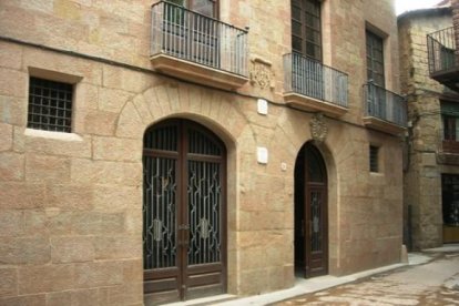 L’ajuntament de Solsona, al centre històric de la capital.