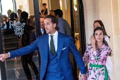 El tenista Feliciano López y Sandra Gago, invitados a la boda.