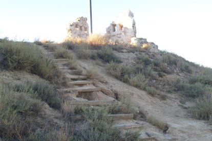 Veïns del poble demanen que es millori l’entorn del castell.