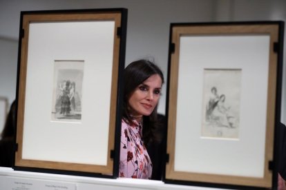 La reina Letizia inauguró ayer la muestra en el Prado.