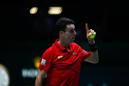 Roberto Bautista durante el partido contra Andrey Rublev.