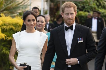 La exactriz Meghan Markle y su esposo, Enrique de Inglaterra.