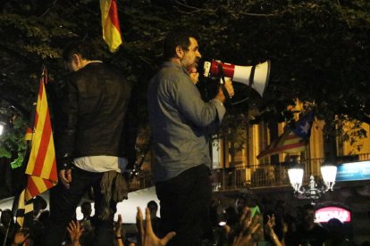 Sànchez y Cuixart, el 20 de septiembre de 2017, en la protesta ante la conselleria de Economía.