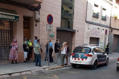 La PAH difon un desnonament d'una família al carrer Pallars