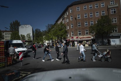 Berlín va reprenent el pols amb l’obertura del petit comerç aquesta setmana.