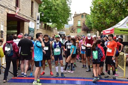 Alguns dels participants a la Cursa Entre Vinyes.