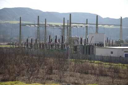 Subestación eléctrica de Alfarràs, cerca de Ivars de Noguera, donde se buscan fincas agrícolas.