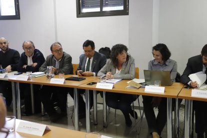 La consellera de Agricultura, Teresa Jordà, ayer, en la sectorial de la fruta dulce celebrada en Lleida.