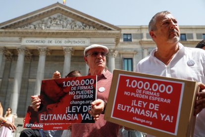 Foto d’arxiu d’una protesta a favor de l’eutanàsia a Madrid.