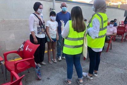 Agents cívics d’Aitona medien amb la població perquè s’extremin les precaucions.