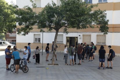 La concentració ahir per frenar el desnonament.