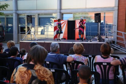 L’espectacle ‘La pares tu!’, a l’Escorxador, i els jocs a l’aire lliure, a Cappont, van entretenir ahir els assistents.