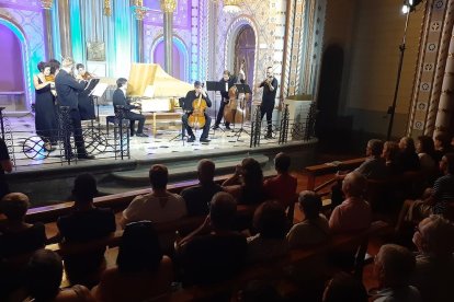 Més de 200 persones van omplir ahir a la nit l’església del Seminari de la Seu d’Urgell al concert.