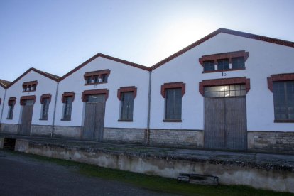 Las naves de Cal Trepat donde se llevará a cabo la renovación de los tejados.