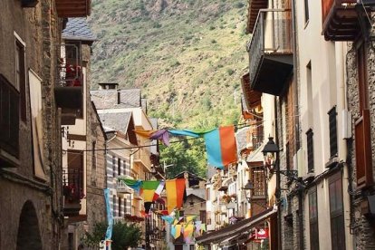 El carrer d’Esterri d’Àneu on s’ubiquen les terrasses.