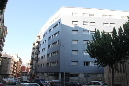 Imagen de la fachada del Nadal Meroles, en la calle Acadèmia.