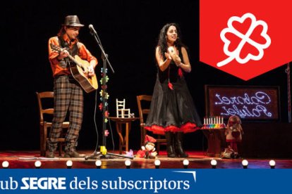 La companyia Samfaina de colors ens interpretarà un espectacle de música, cançó, conte, poesia i endevinalles per als més petits.