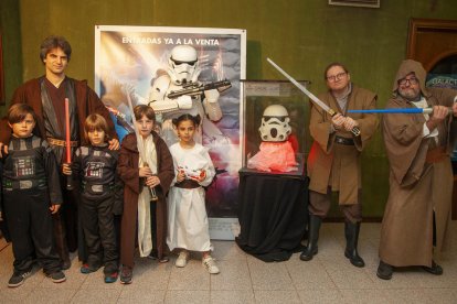 En los Majèstic Tàrrega, algunos fans fueron al estreno disfrazados.