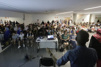 La entrega de los diplomas llenó una de las salas del centro l’Ereta. 