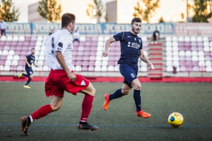 Pau Bosch, en una acción del partido de ayer ante el Balaguer.