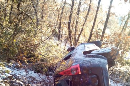 Un turisme a patit una sortida de via a Gavet de la Conca.