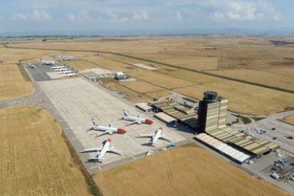 L'aeroport d'Alguaire licita les obres d'ampliació de la plataforma d'estacionament d'avions