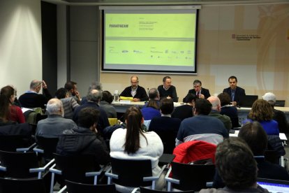 Una de las conferencias del seminario que se celebra en Tremp.