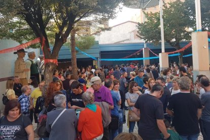 La inauguración de la antigua discoteca Musicland como sede del Agrupament Escolta Cal-Met.